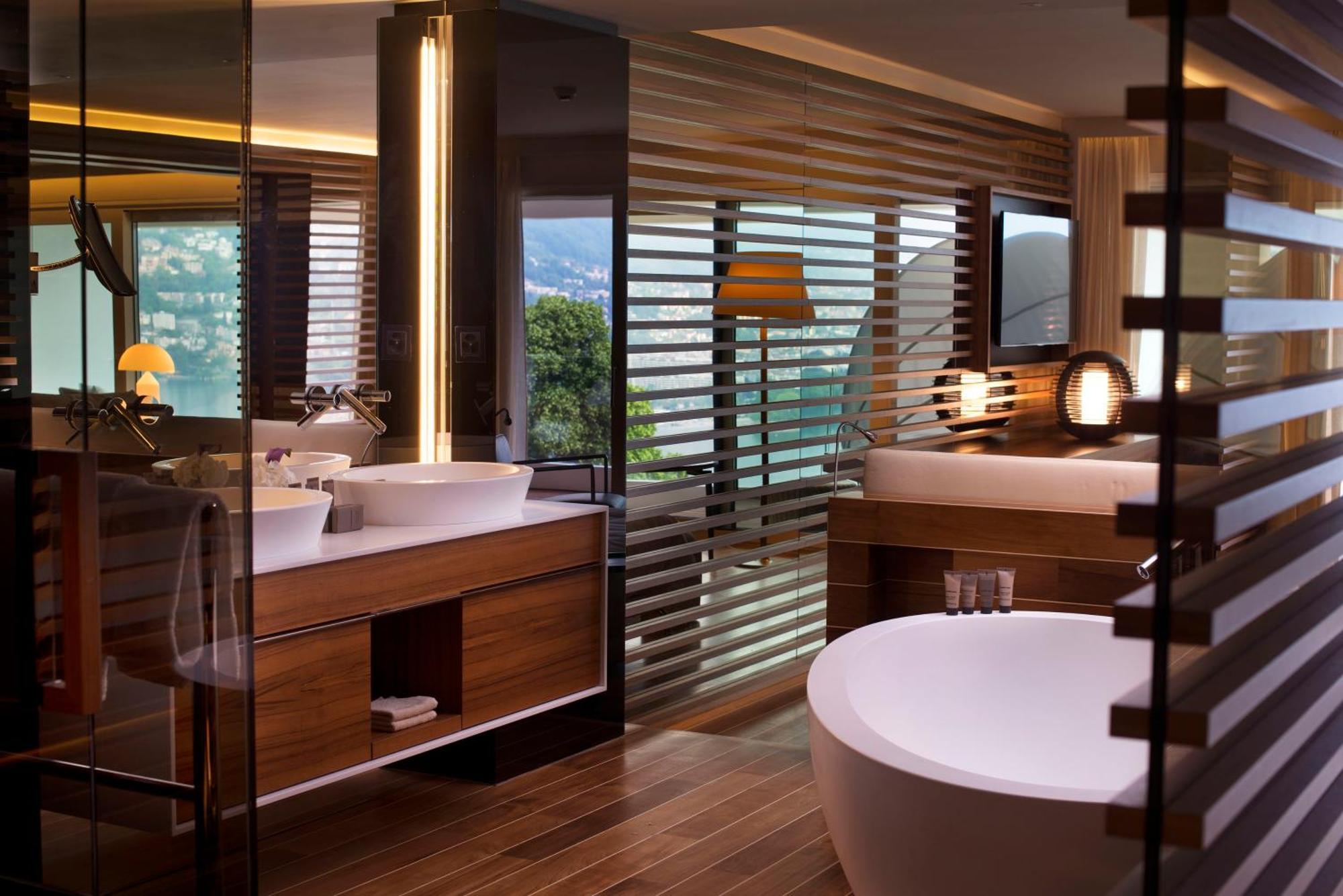 Junior Suite Balcony Lake View