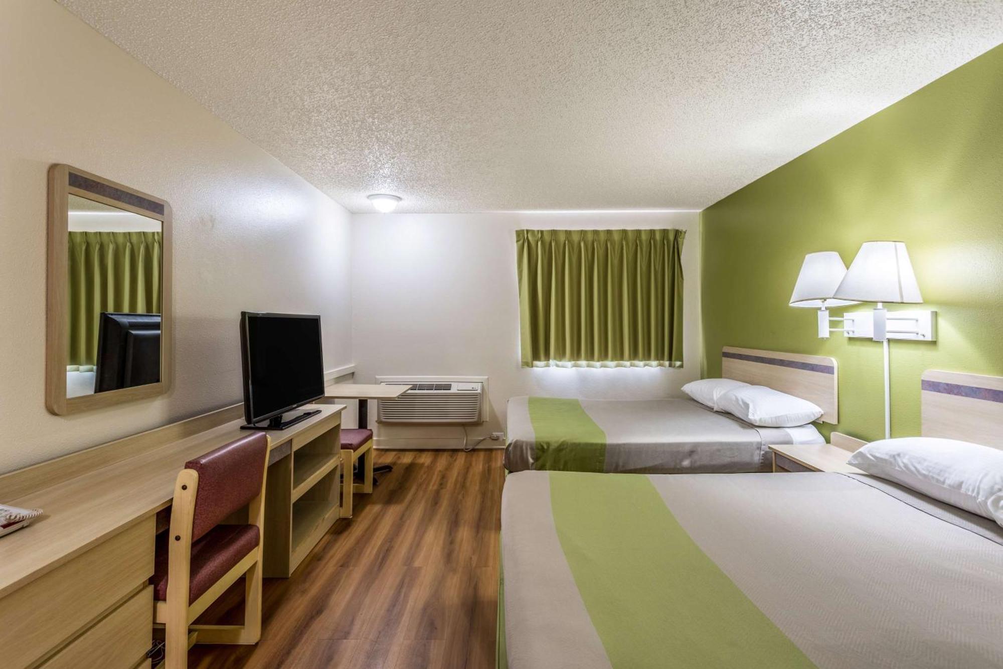 Queen Room Two Queen Beds Non-Smoking