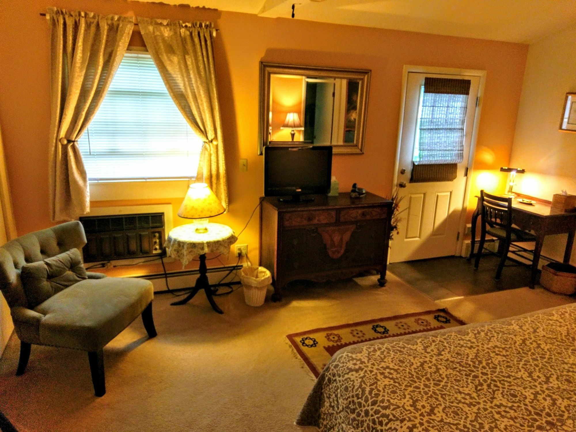 Double Room Private Bathroom