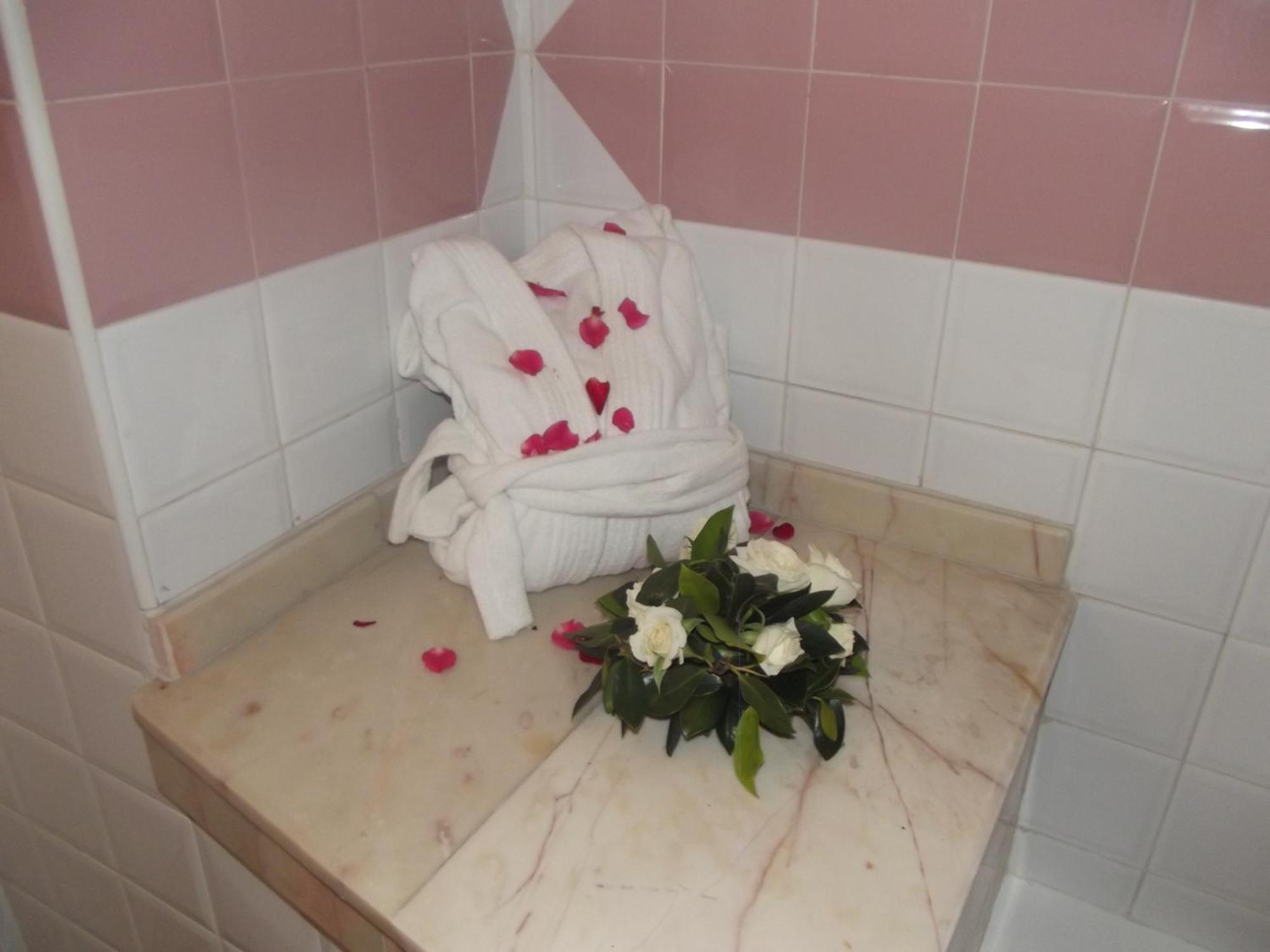 Double Room,1081262383:JPEG