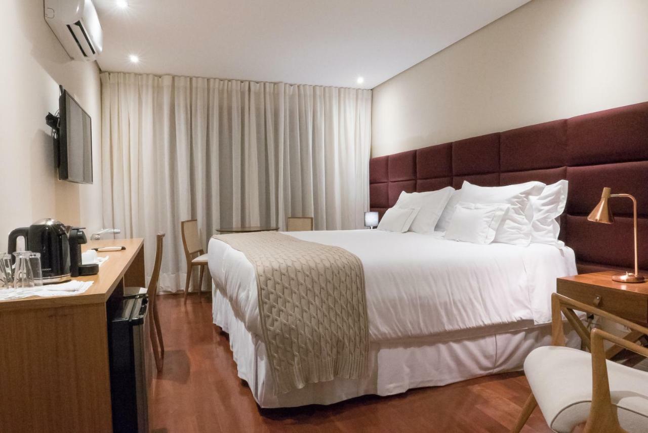 Deluxe Double Room Bath