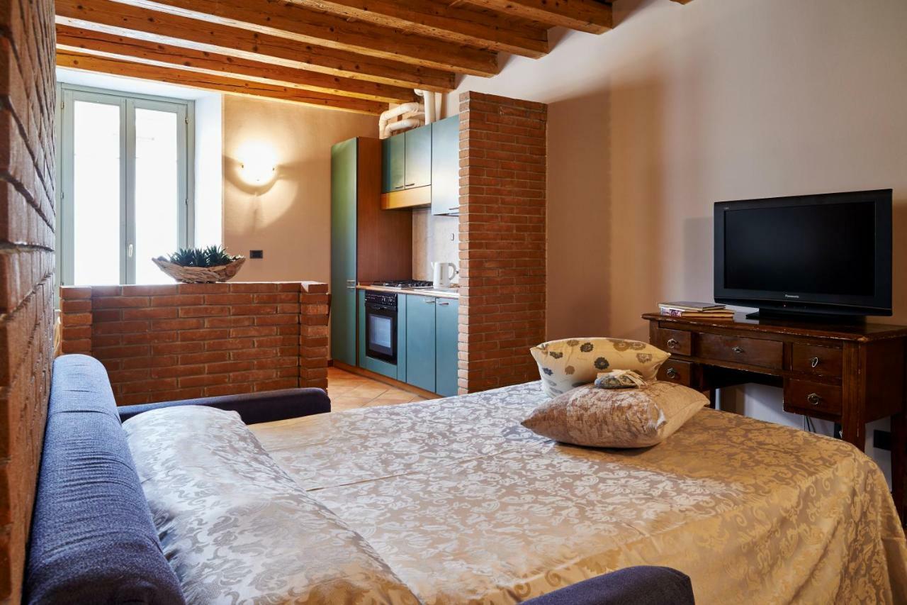 Superior One-Bedroom Apartment