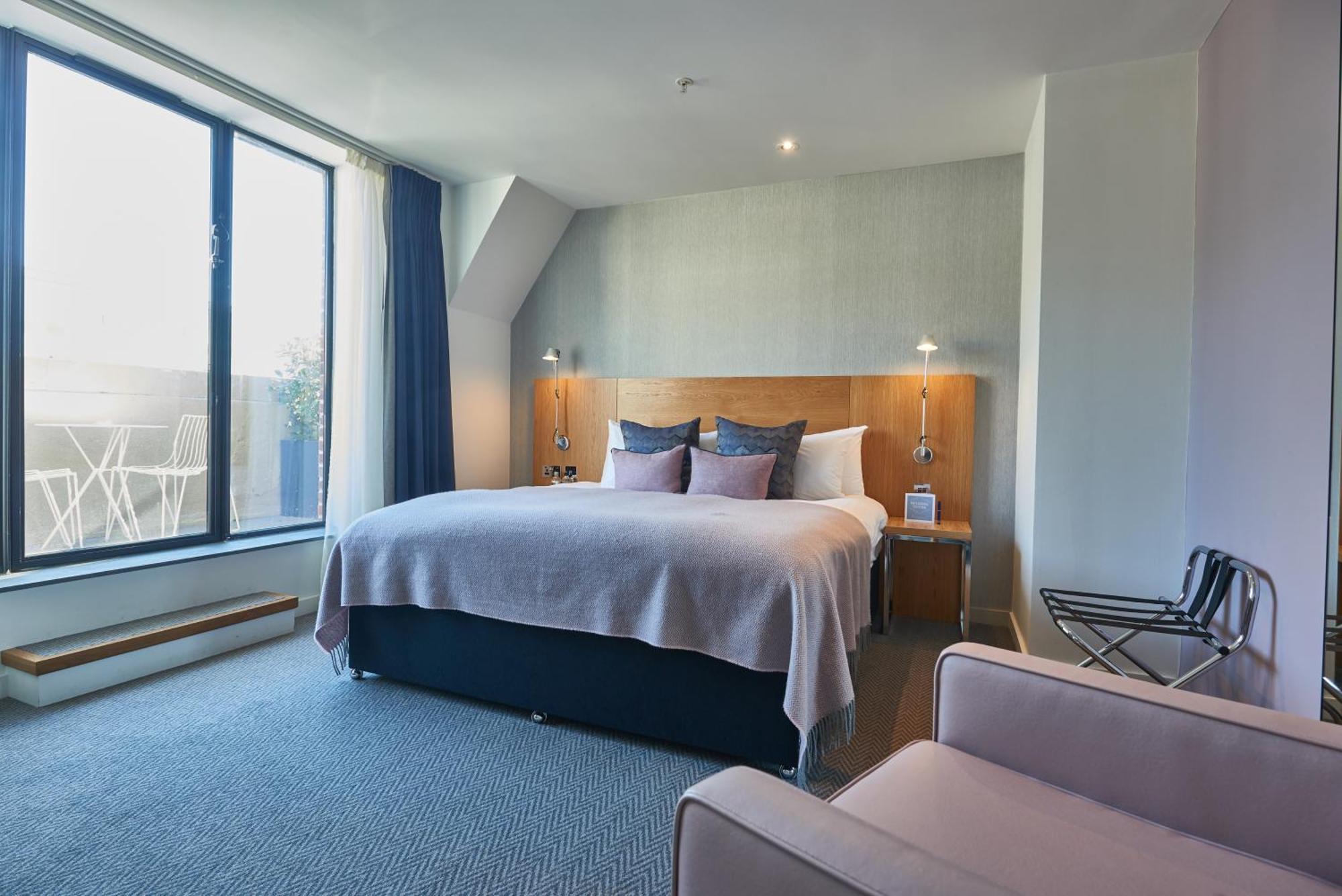 Deluxe King Room with Balcony,1417476612:JPEG