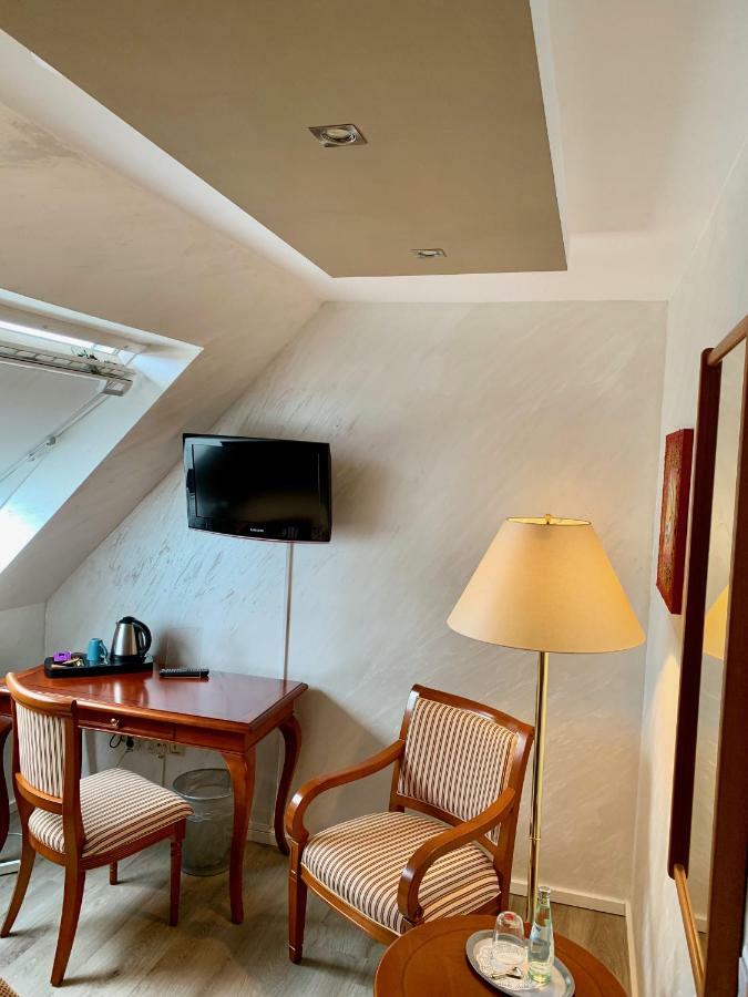 Single Room Bathroom