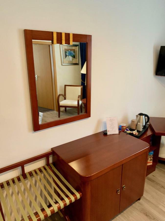 Single Room Bathroom