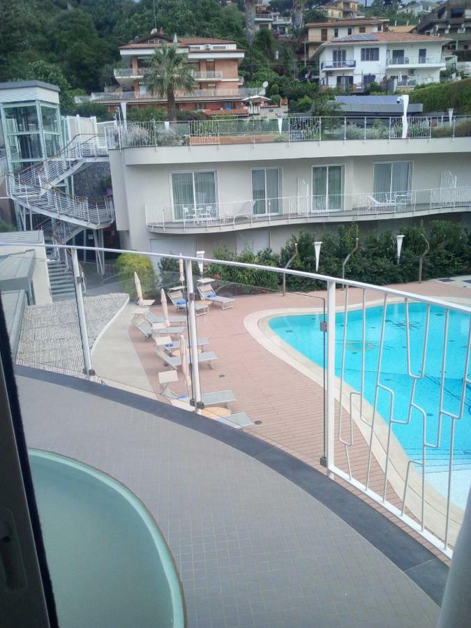 Deluxe Apartment Pool View