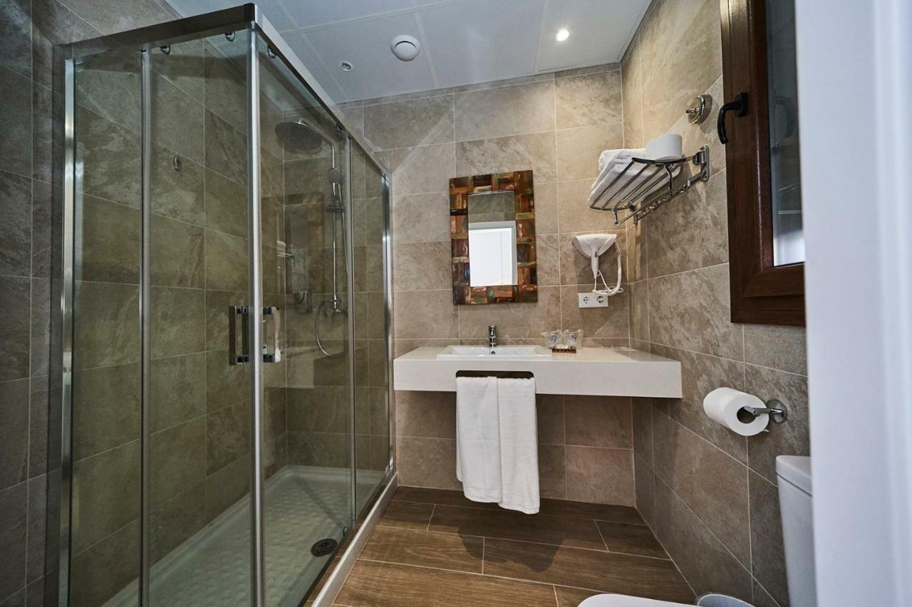 Double or Twin Room Pool View