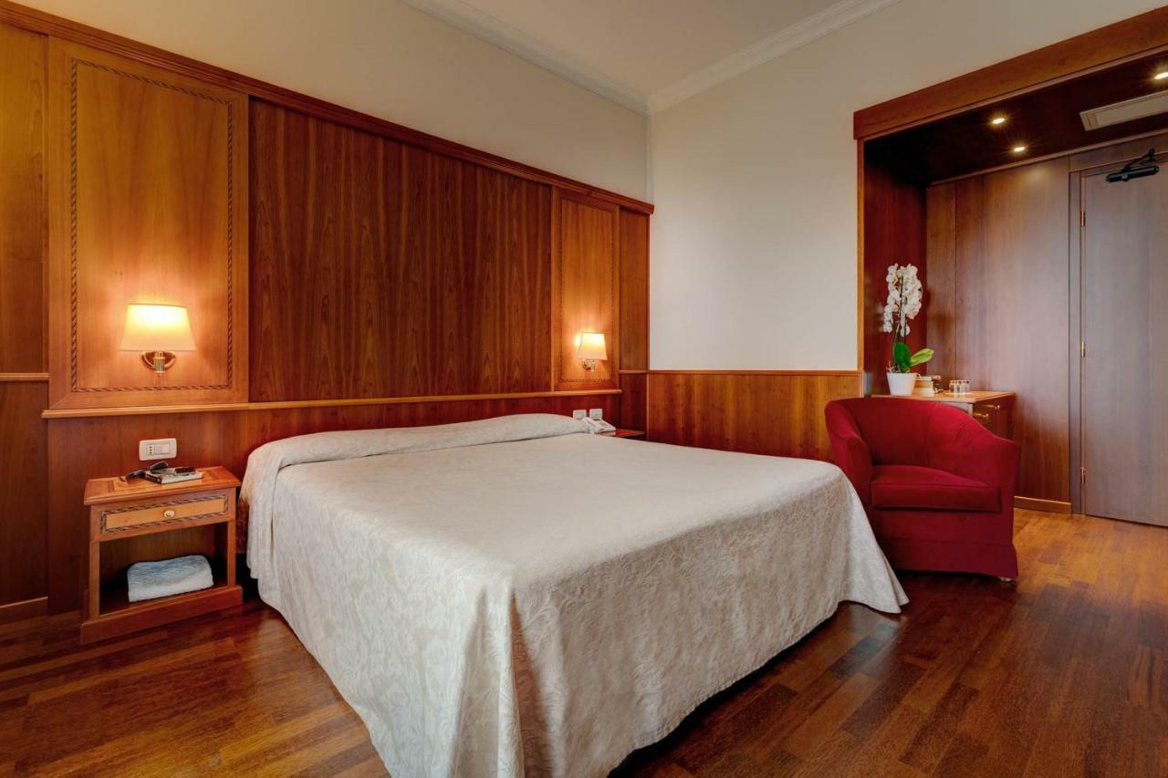 Superior Double or Twin Room Sea View