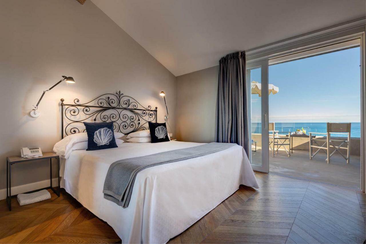 Deluxe Double or Twin Room Sea View
