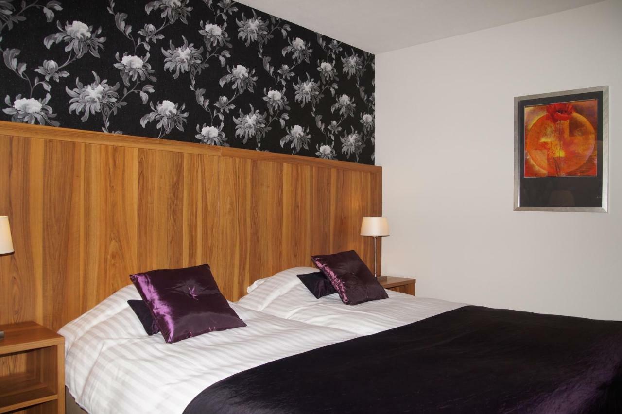 Large Double or Twin Room