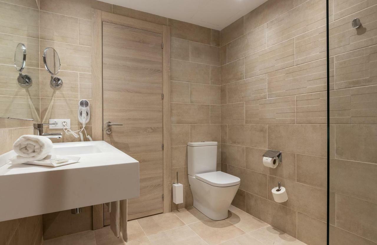 One-Bedroom Apartment,830440508:JPEG