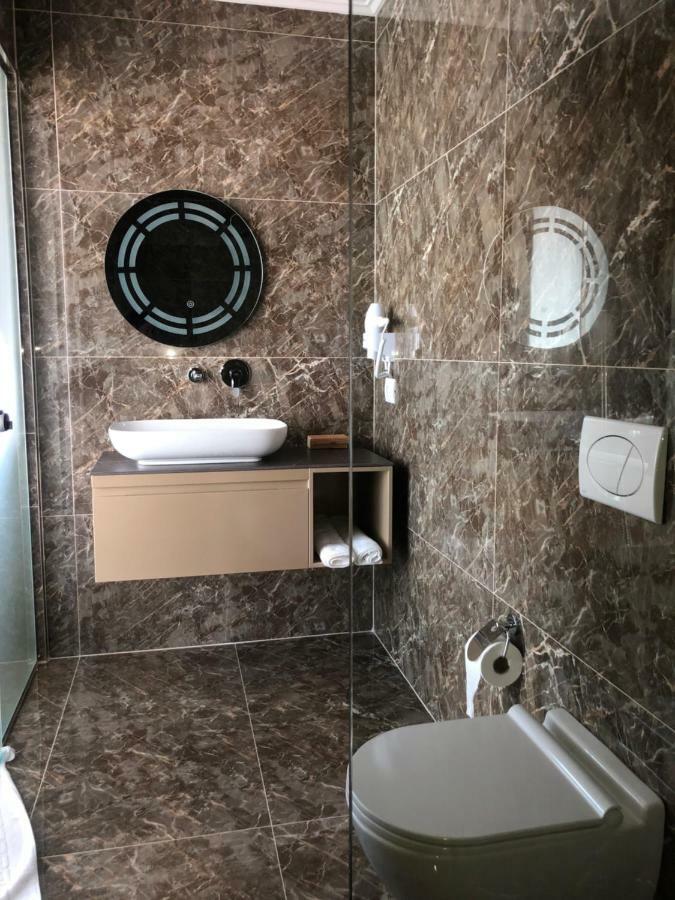 King Suite Spa Bath