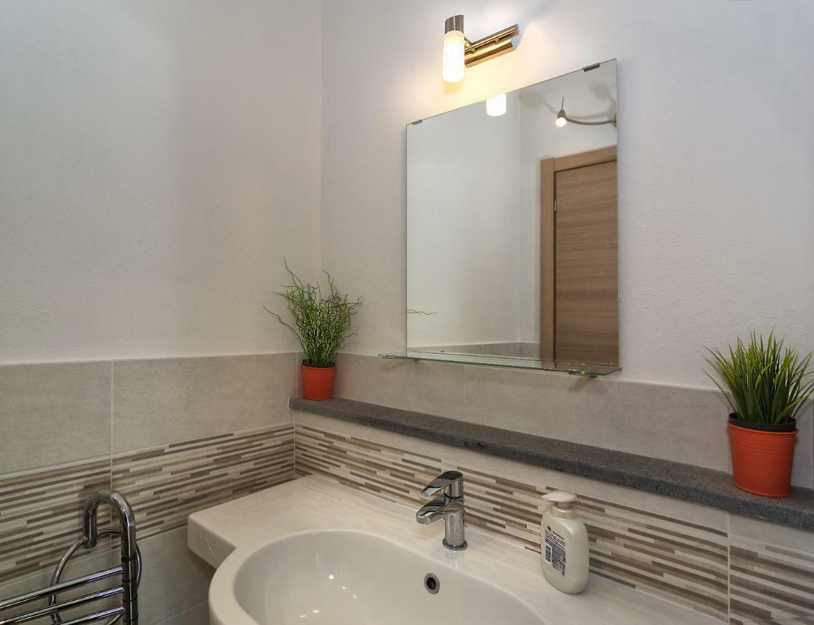 Triple Room Private Bathroom