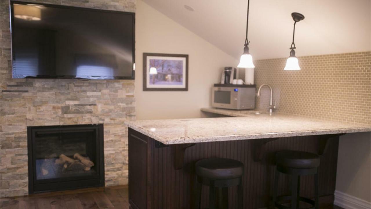 Studio Suite (Adjacent to the Main Building),831751319:JPEG