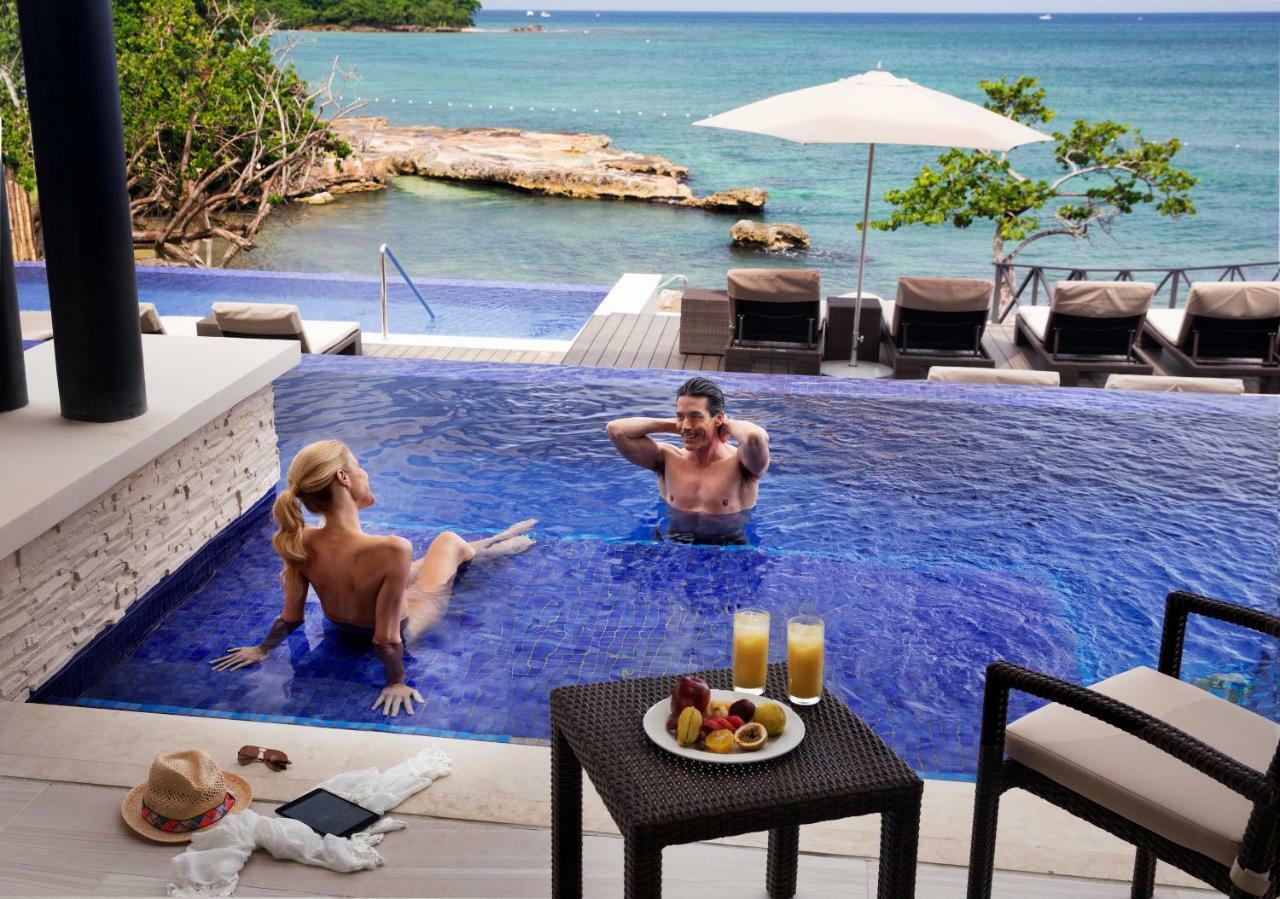 Sunset Swim out Suite