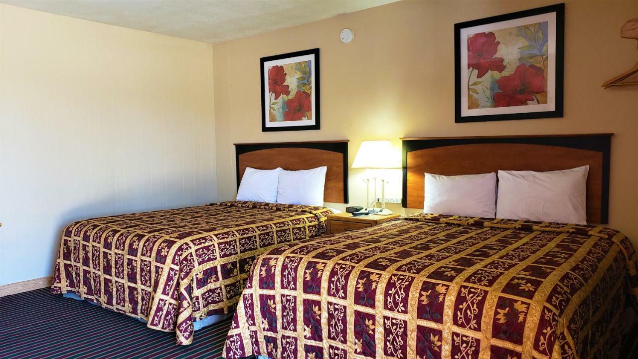 Queen Room Two Queen Beds