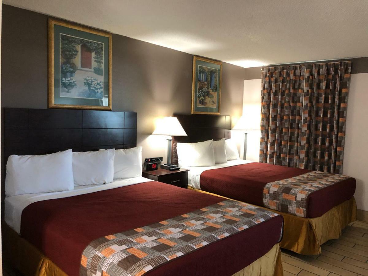 Standard Queen Room Two Queen Beds-Non Smoking