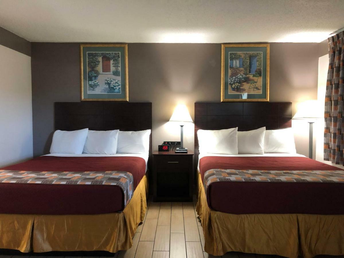 Standard Queen Room Two Queen Beds-Non Smoking