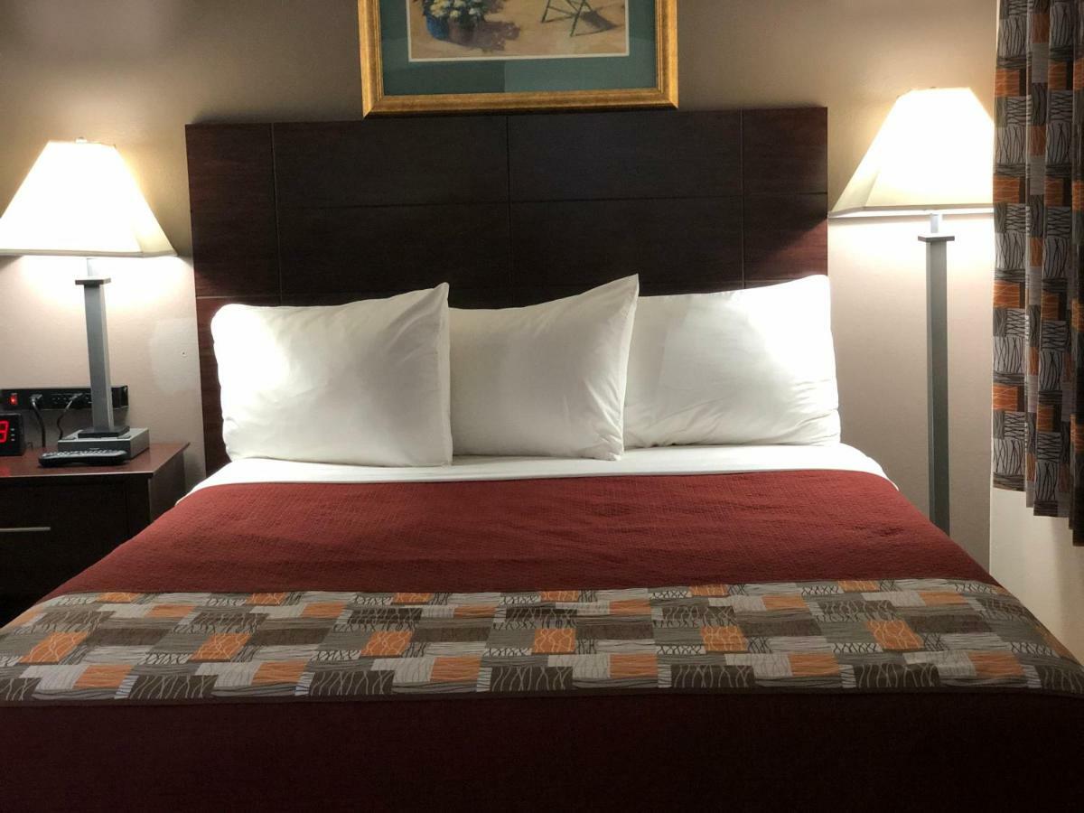 Standard Queen Room Two Queen Beds-Non Smoking