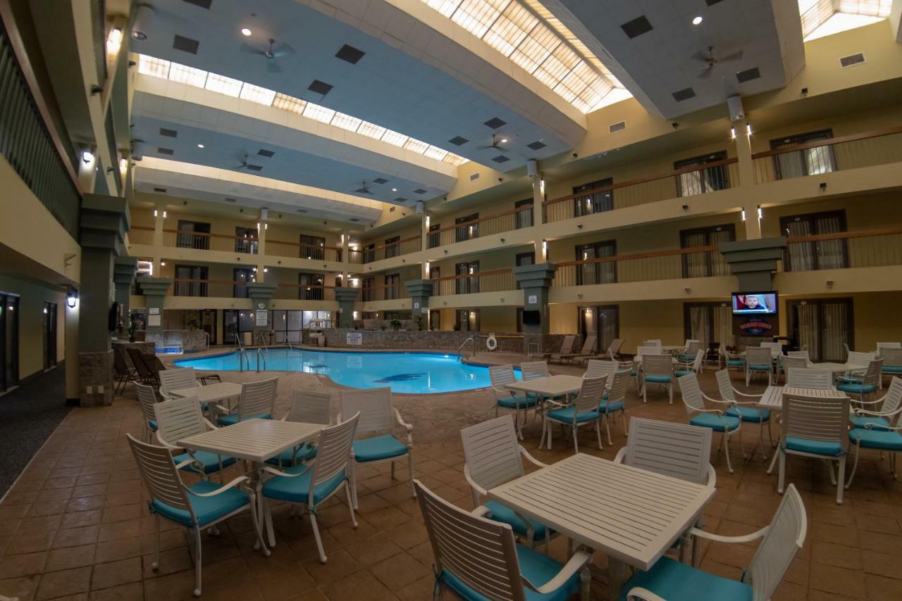 King Room with Pool View - Non-Smoking,1020132802:JPEG