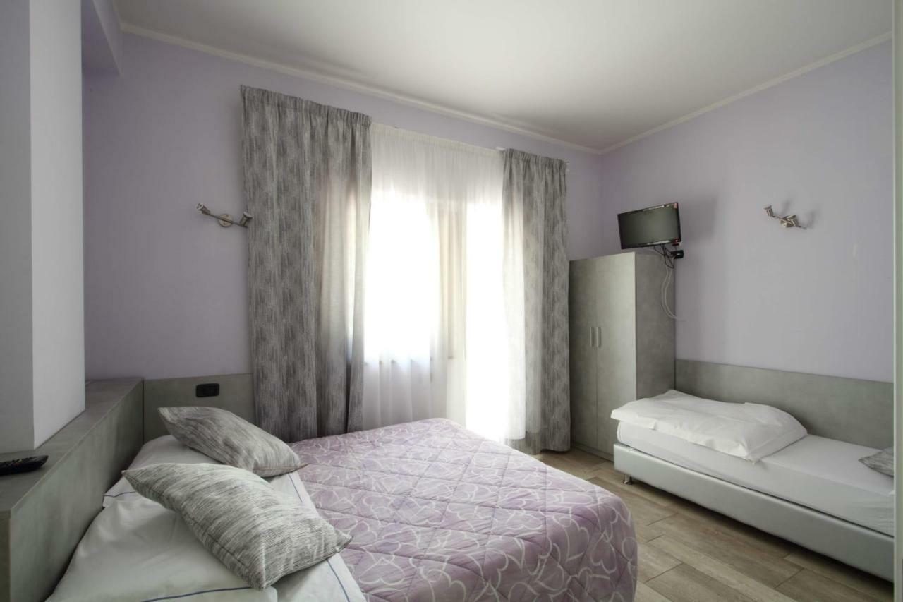 Basic Triple Room