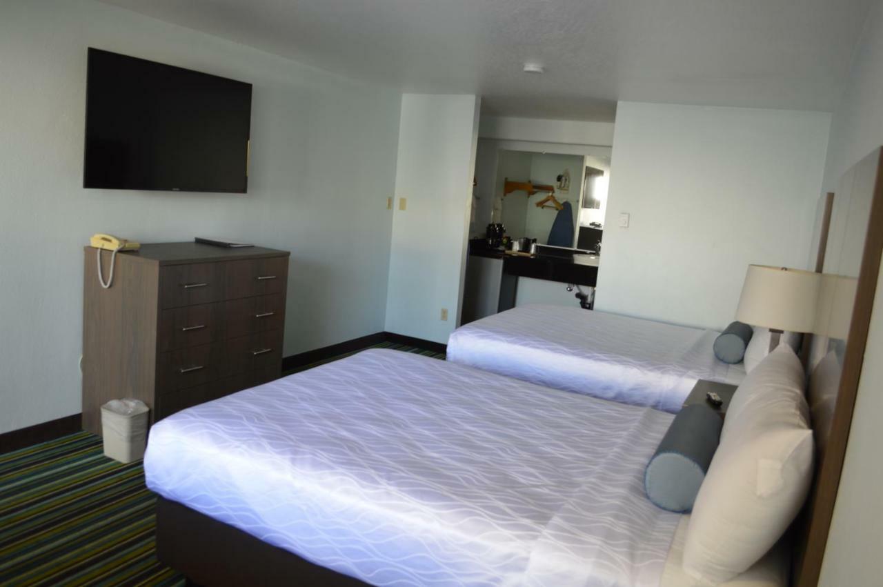 Queen Room Two Queen Beds
