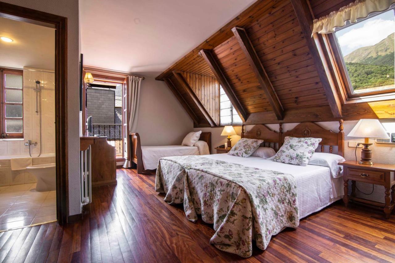 Triple Room,835770653:JPEG