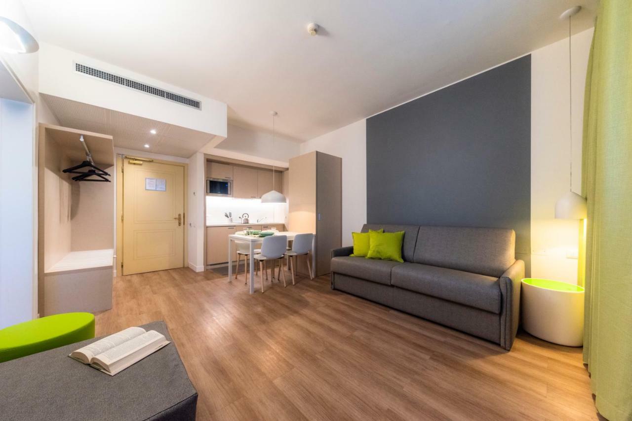 One-Bedroom Apartment,1169993308:JPEG