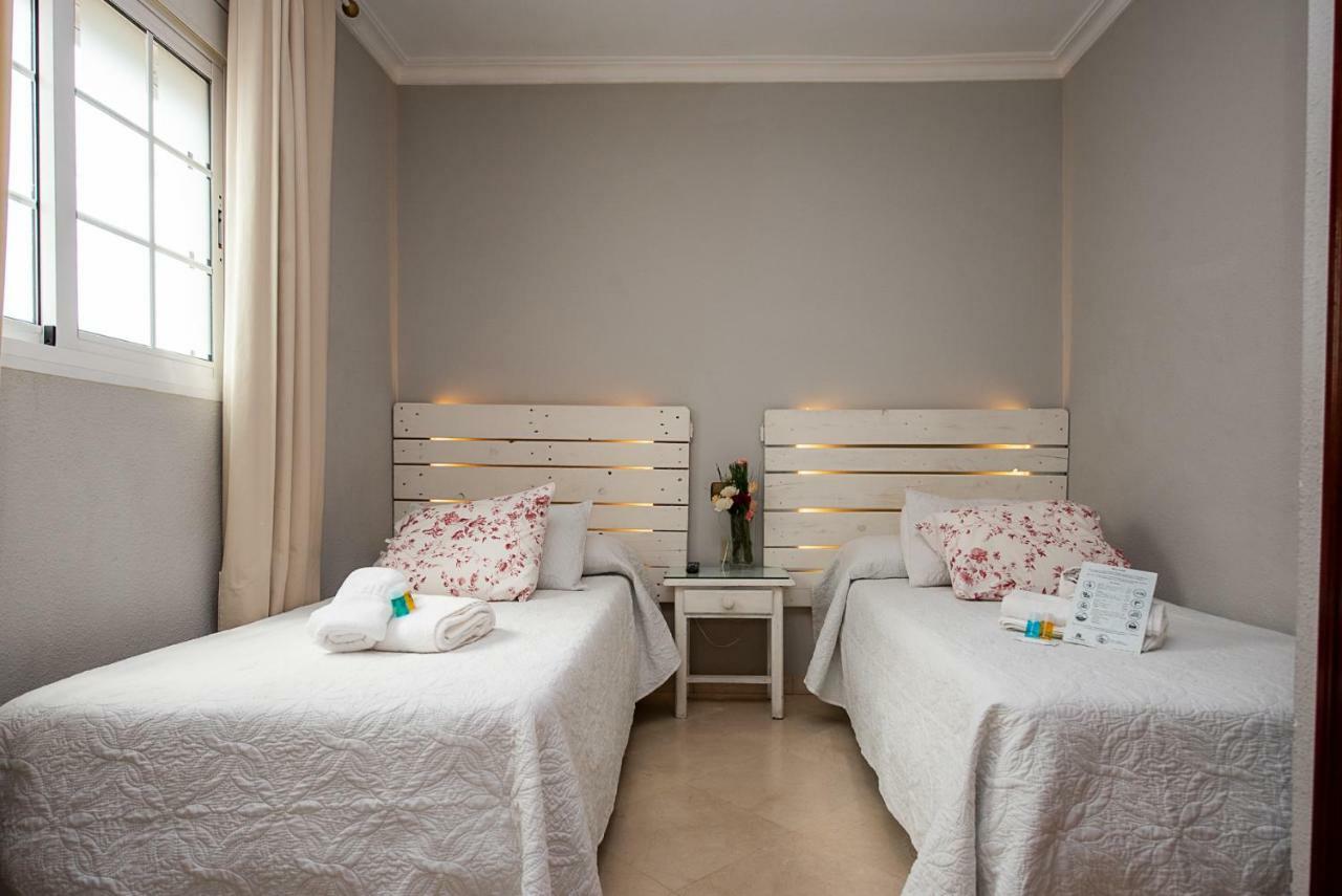 Double or Twin Room Private Bathroom