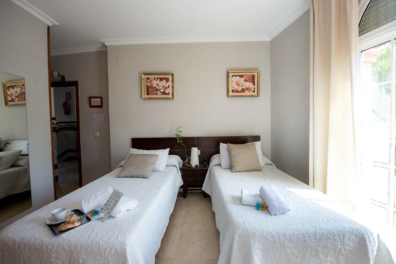 Double or Twin Room Private Bathroom