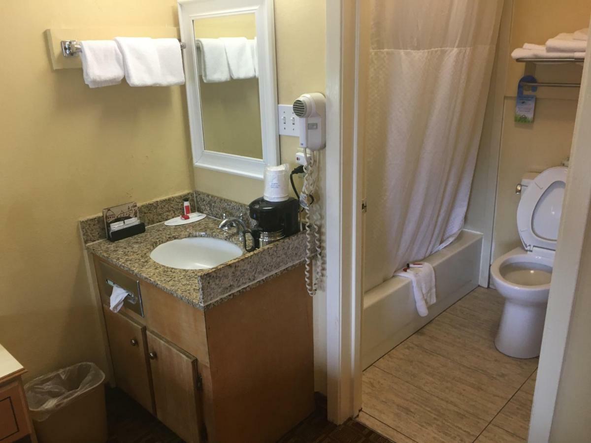 King Room Jacuzzi Non-Smoking