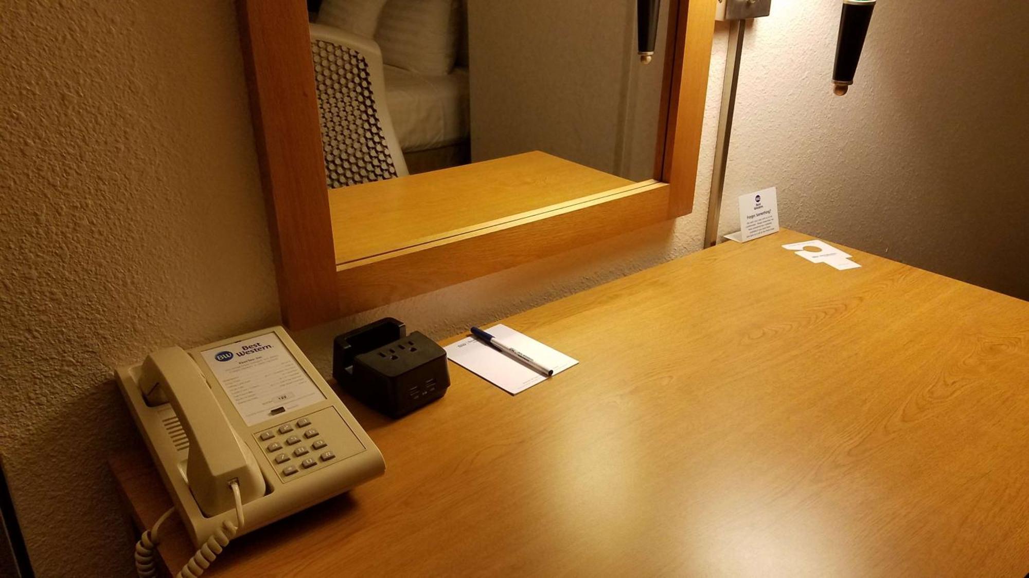 Queen Room with Two Queen Beds,1032058072:JPEG