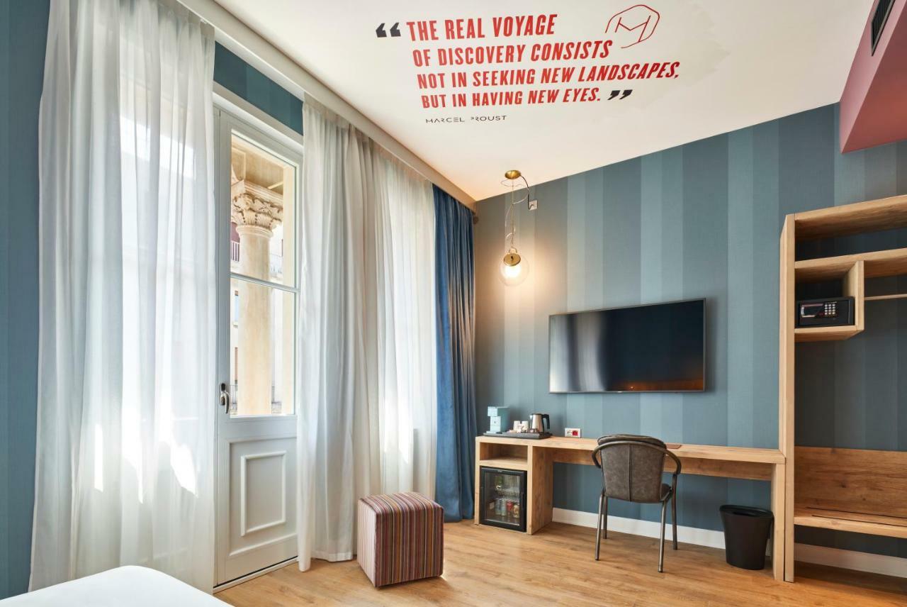 Großes Doppel-/Zweibettzimmer