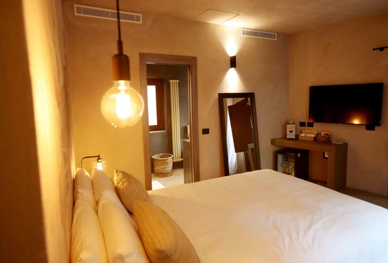 Deluxe Suite Spa Bath