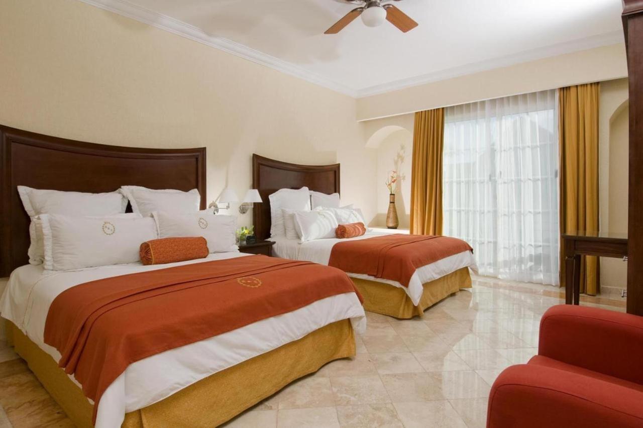 Queen Room with Two Queen Beds,141188847:JPEG