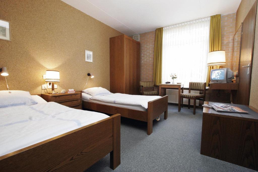 Standard Twin Room,727946725:JPEG