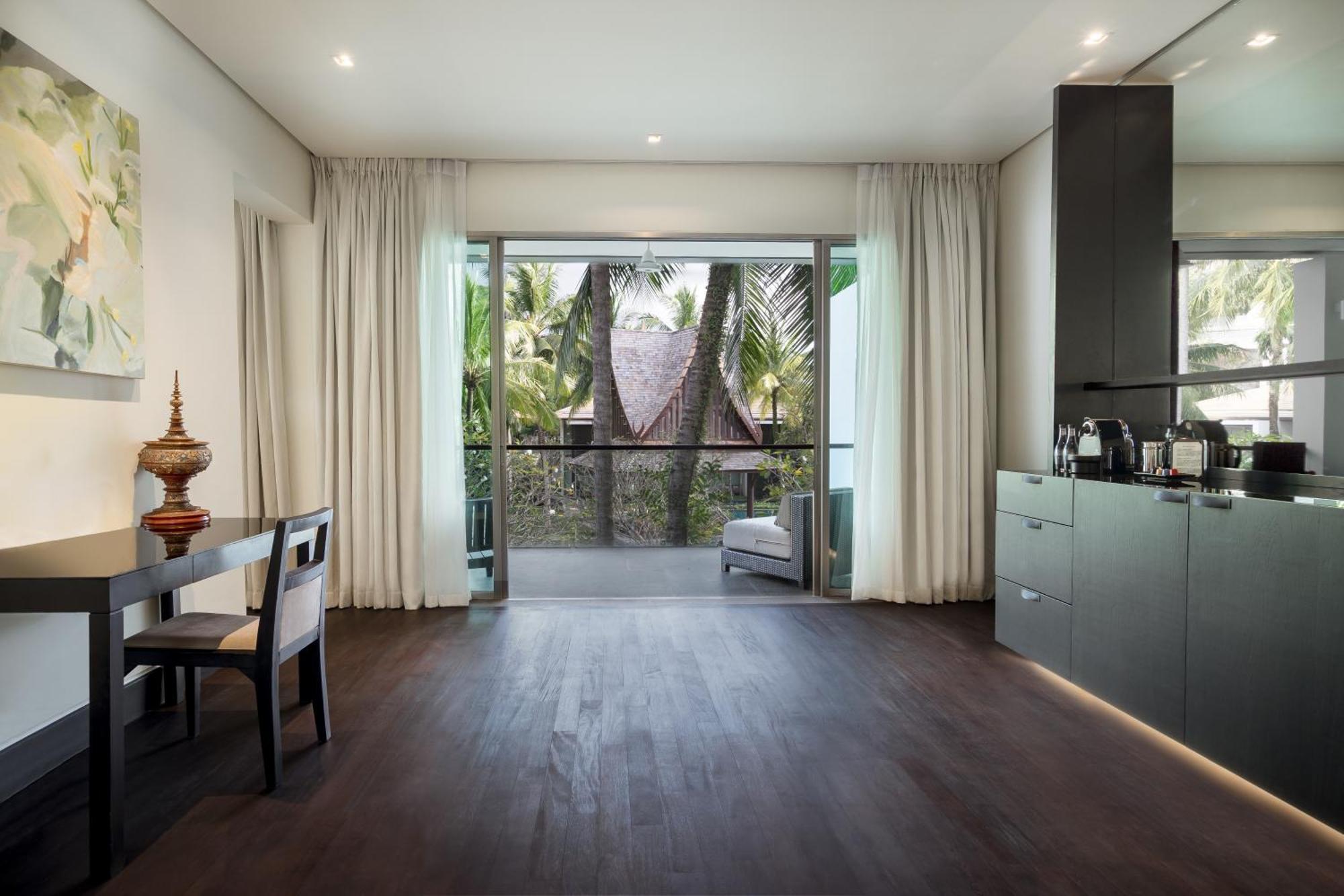 Palm Suite