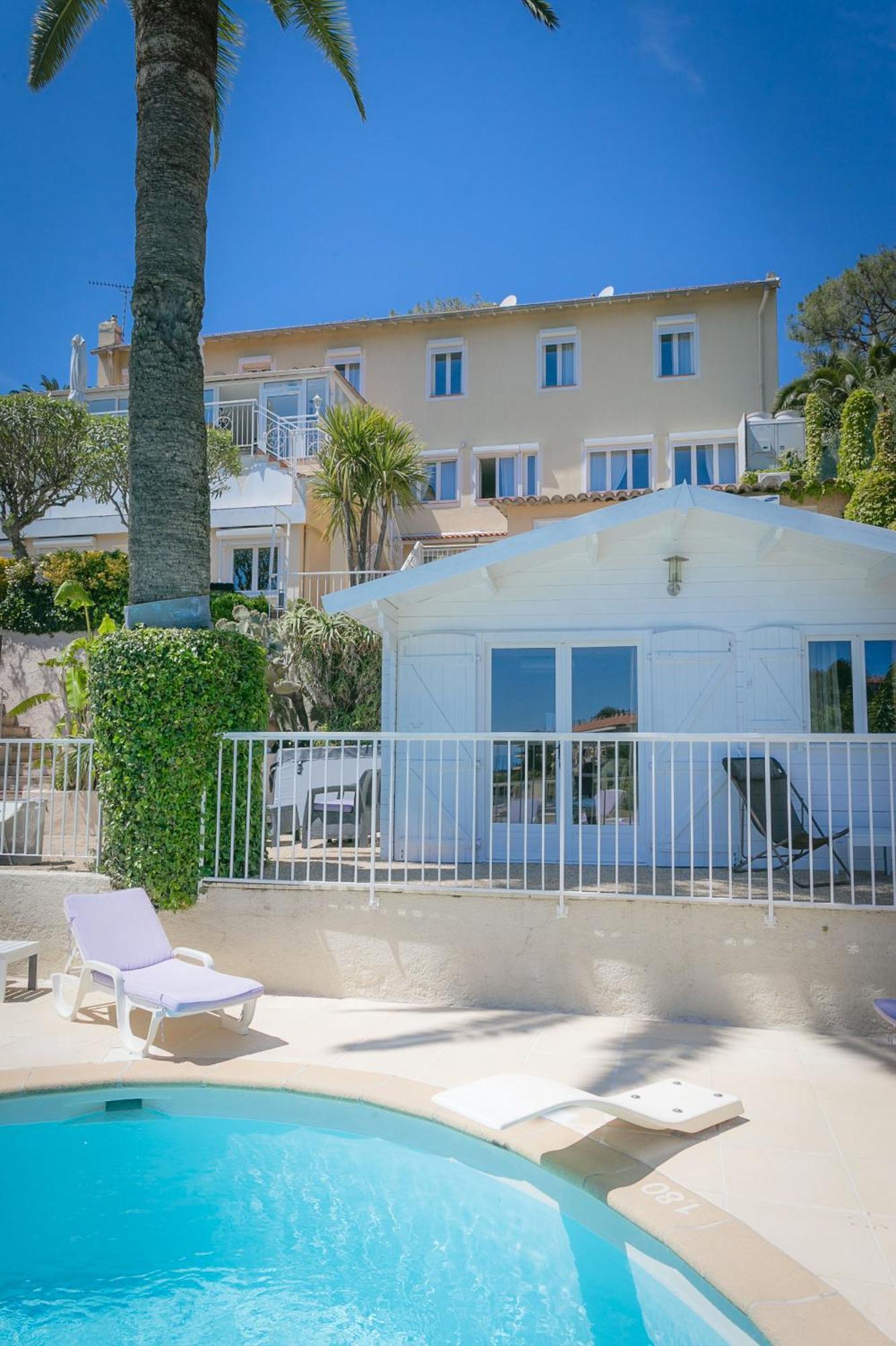Independent Quadruple Room Private Terrace