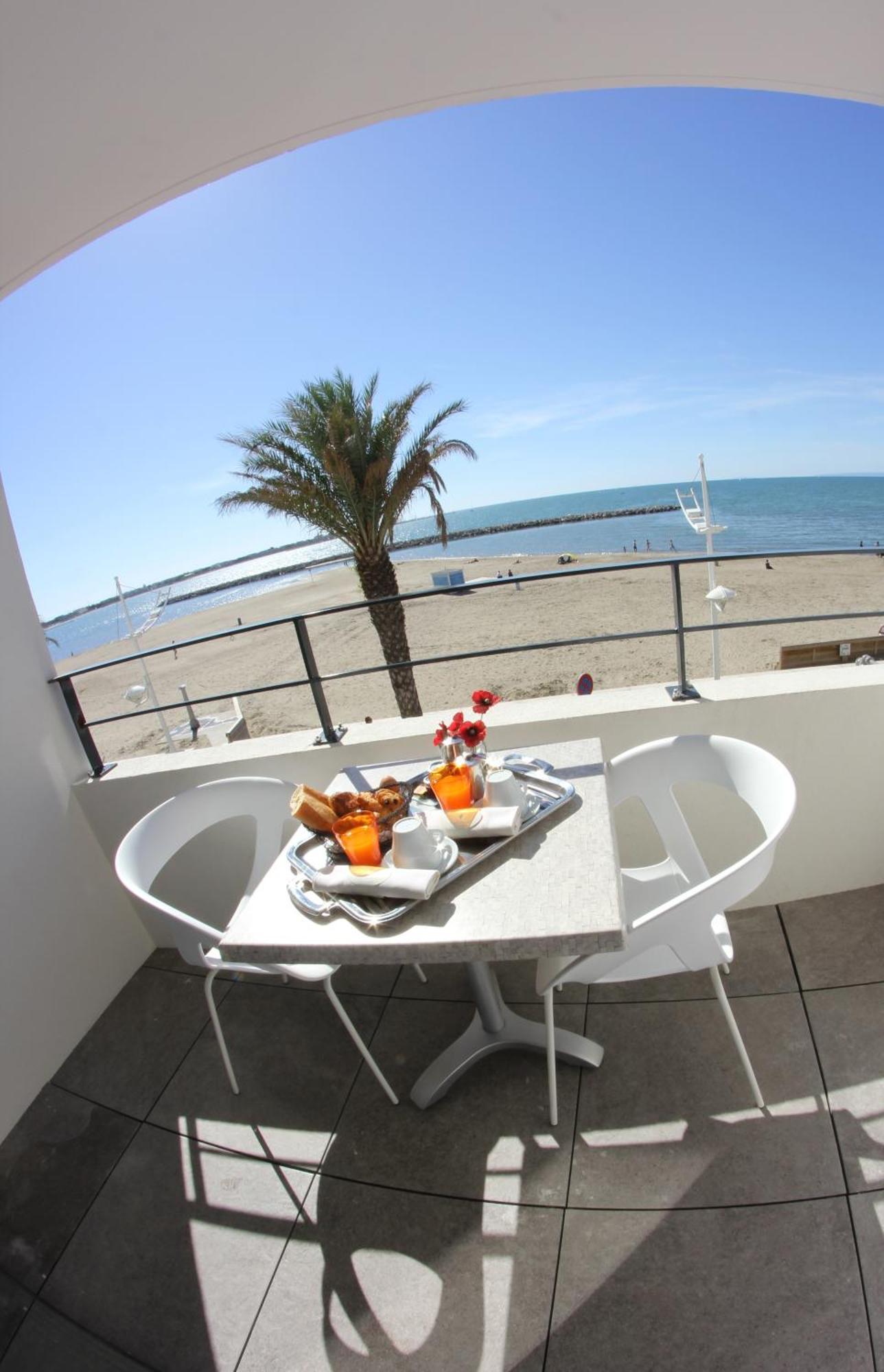 Double or Twin Room Sea View
