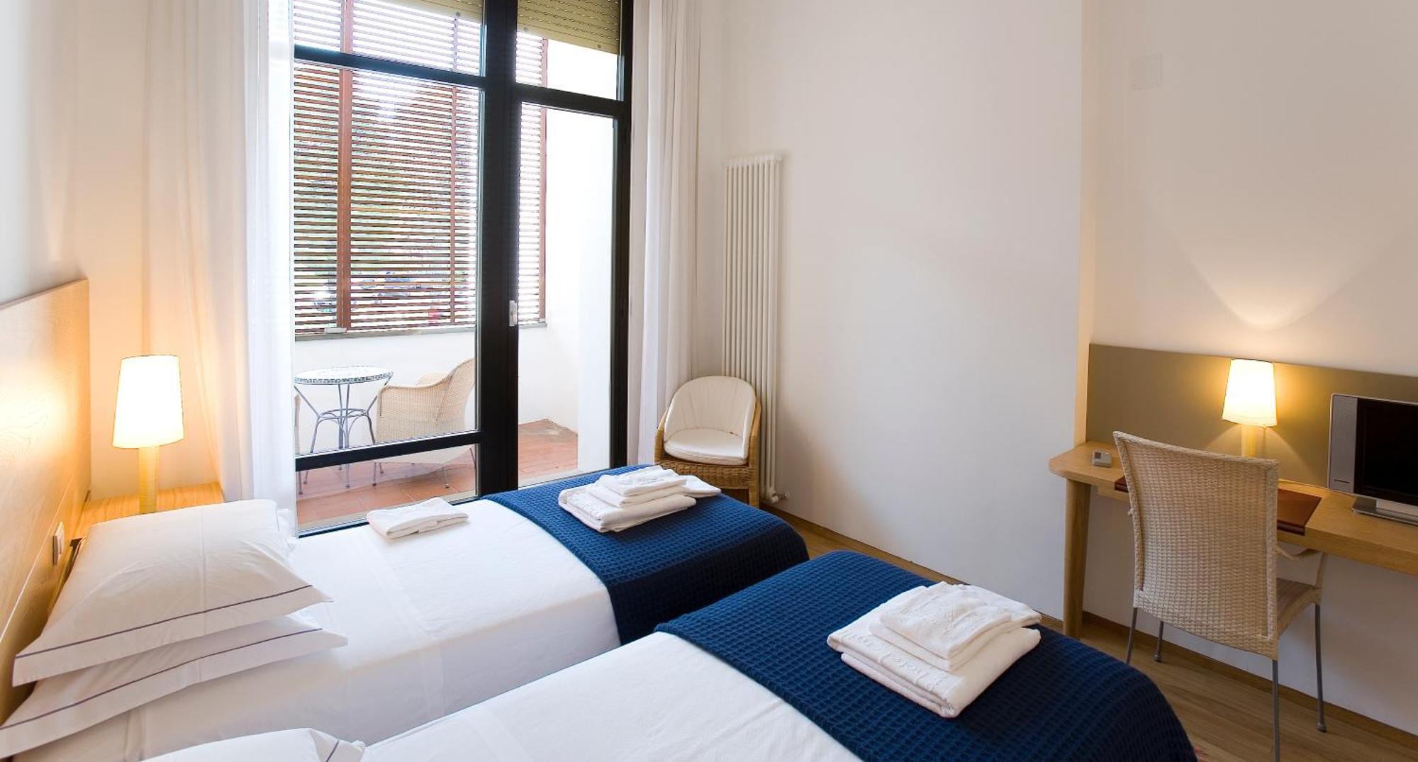 Standard Double or Twin Room,843671360:JPEG