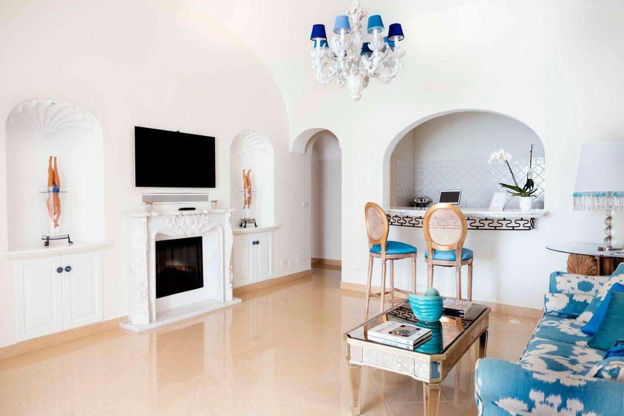 One-Bedroom Apartment Terrace Sea View