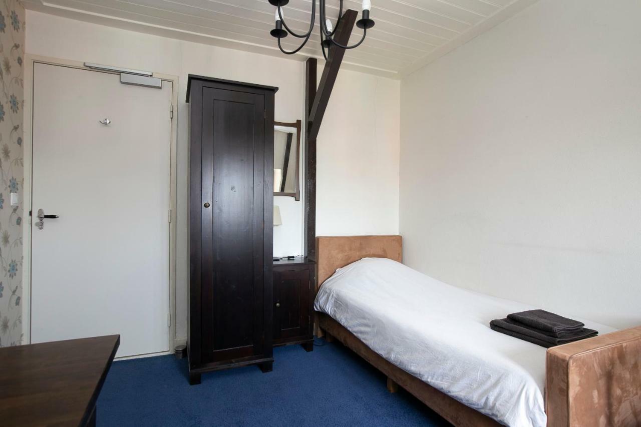 Single Room Private External Bathroom