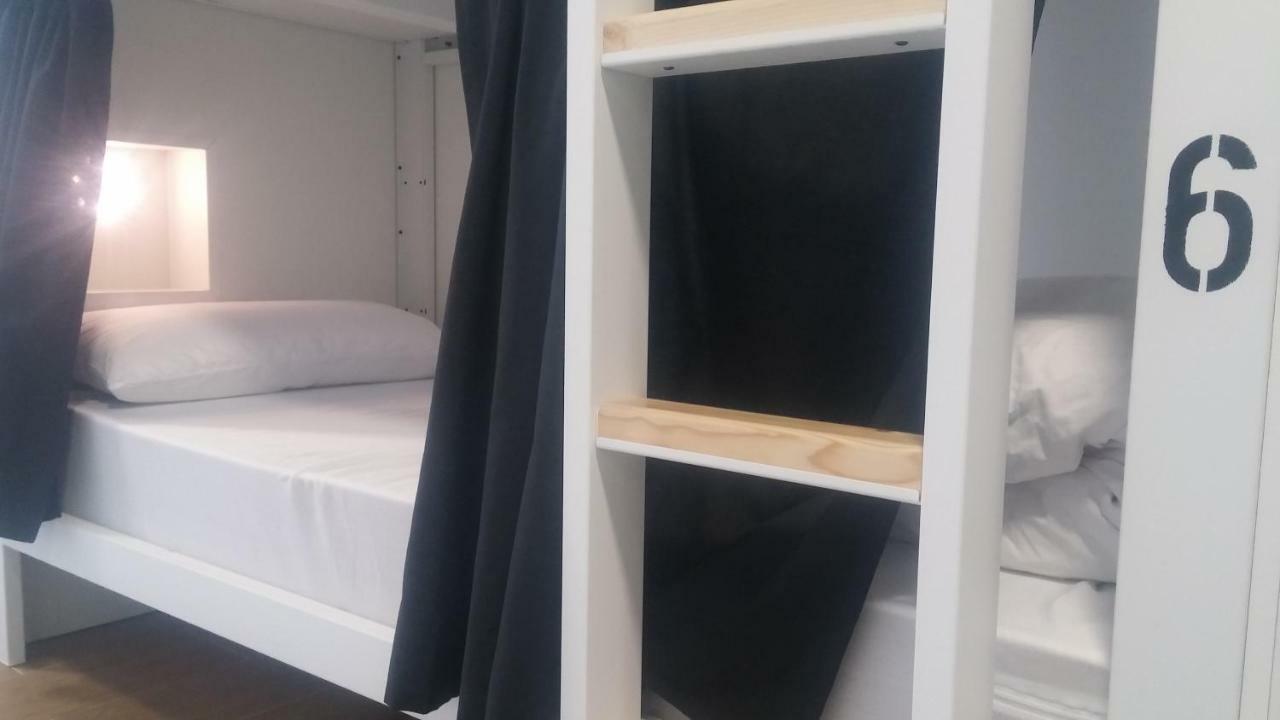 Single Bed Mixed Dormitory Room