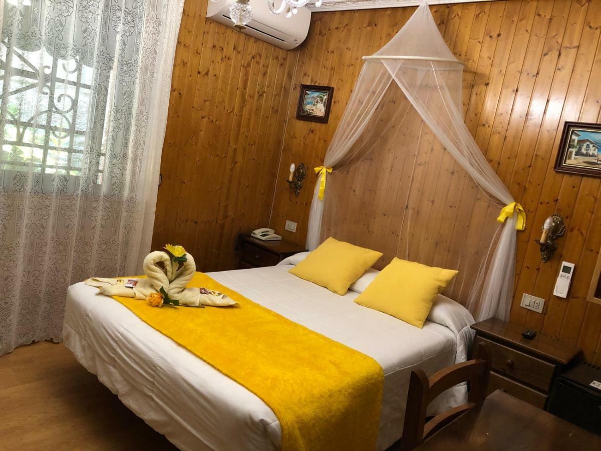 Economy Triple Room