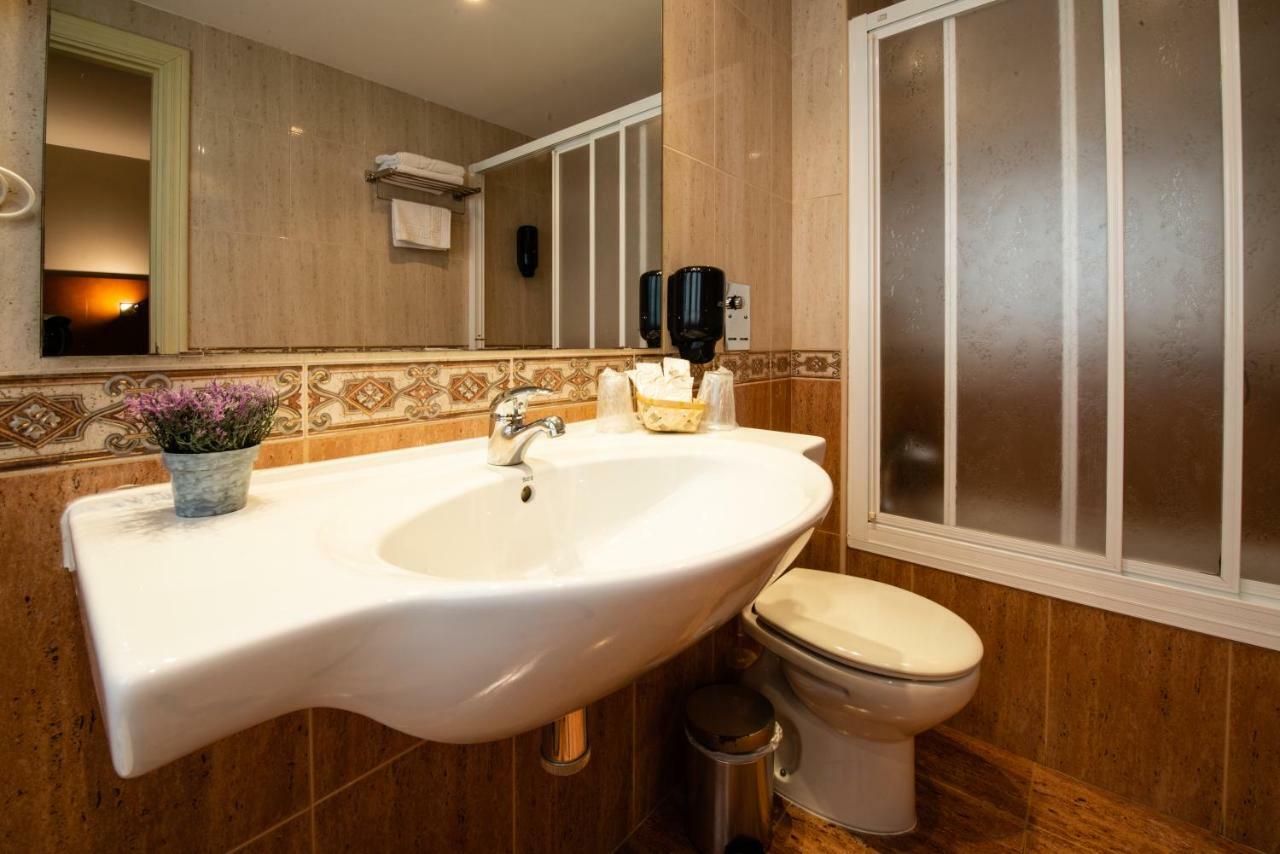 Basic Double Room