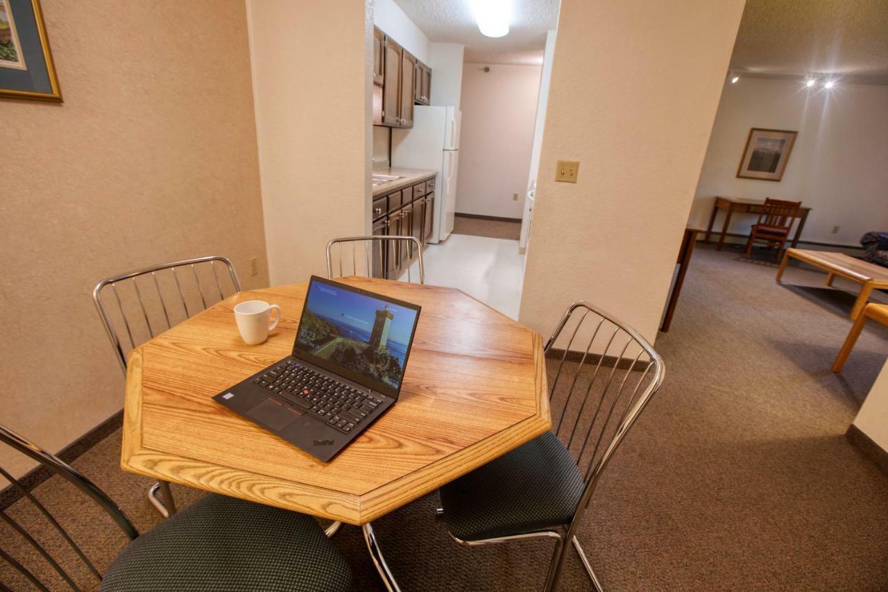 Deluxe 1 Bedroom Suite