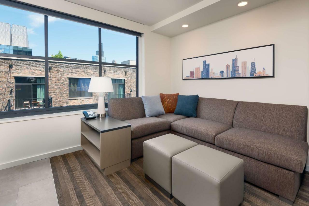 Studio Suite Two Queen Beds Sofa Bed Roll Shower Disability Access