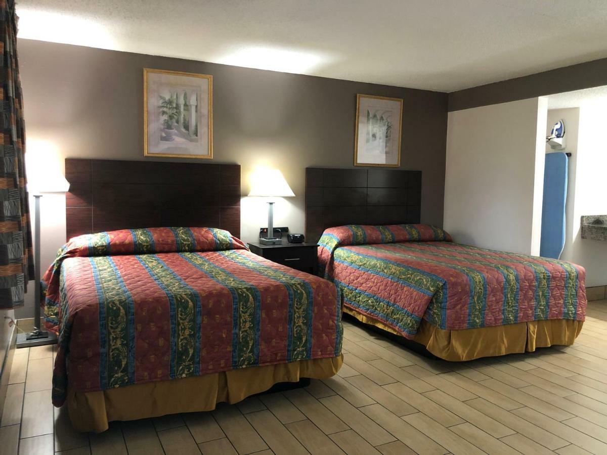 Standard Queen Room Two Queen Beds Pet Friendly