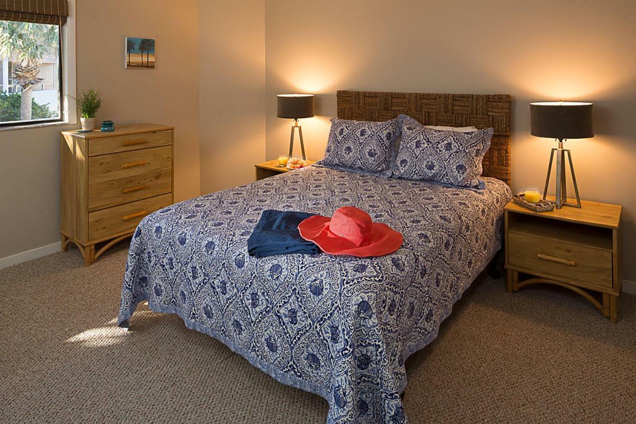 Three-Bedroom Apartment Ocean View