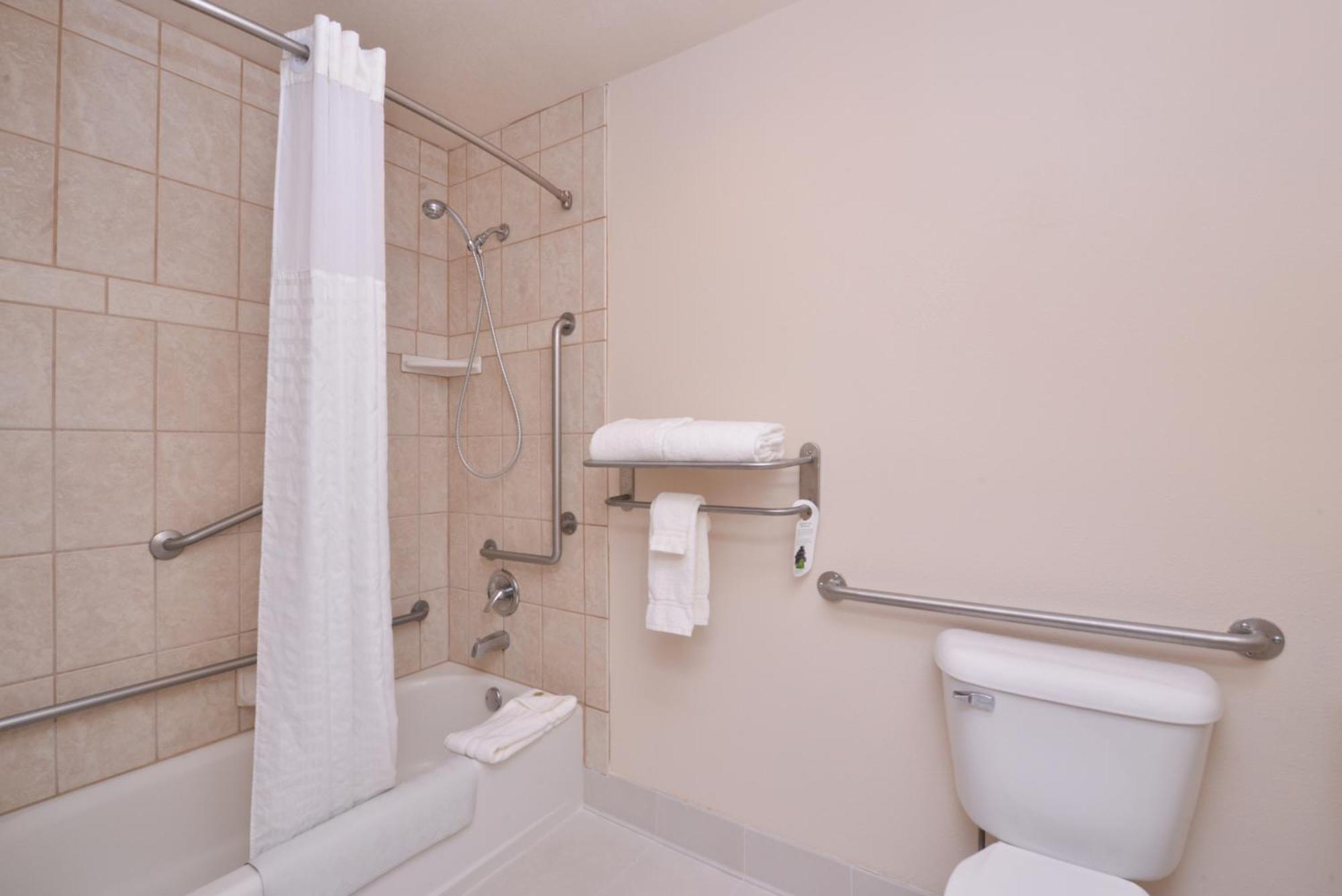 King Room with Bath Tub - Disability Access/Non-Smoking